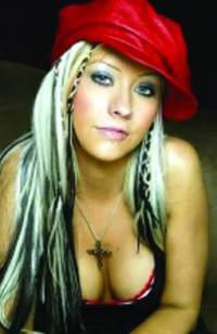 Keeps Gettin’ Better è la canzone inedita del nuovo Greatest Hits di Christina Aguilera: 10 anni di successi