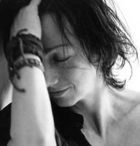 “Attimo”: Testo e Video del Singolo di Gianna Nannini