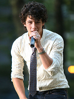 Nick Jonas: è uscito il primo album da solista “Who I am”